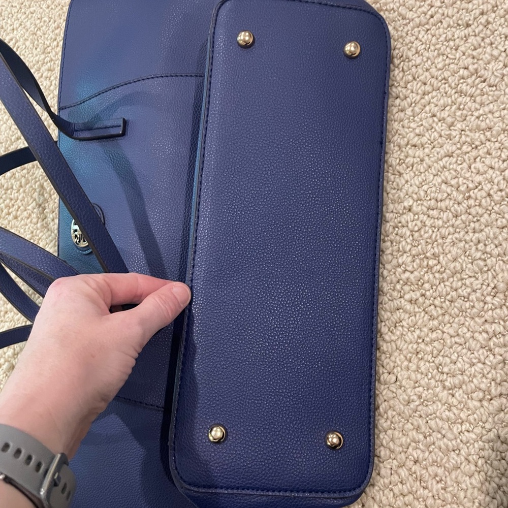 Gorgeous deep blue never used purse MFK - Picture 6 of 6